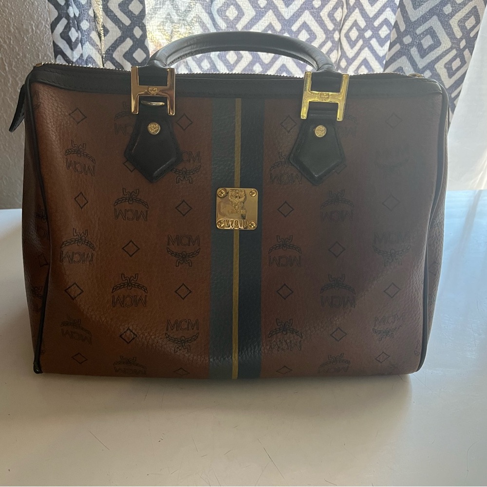 Mcm purse gently used.